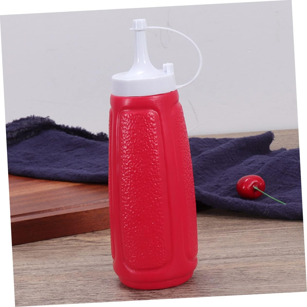 Plastic Lidded Salad Bottle for Condiments
