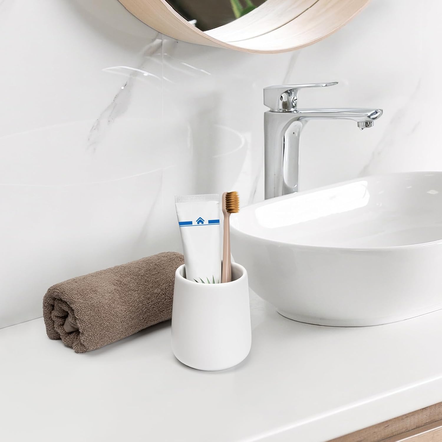 UHEY HOME - Durable and Stylish 135 oz Ceramic Toothbrush Holder