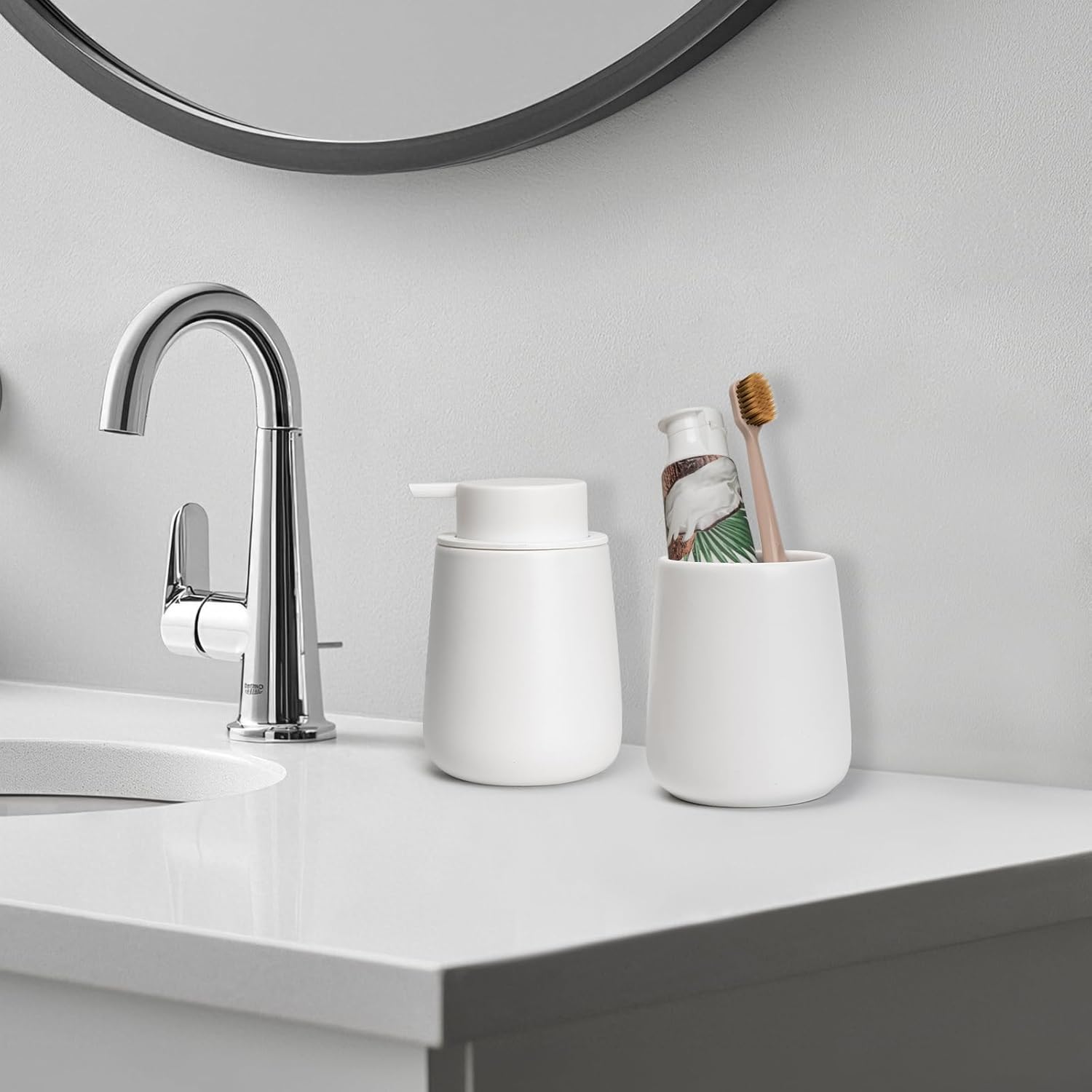 UHEY HOME - Durable and Stylish 135 oz Ceramic Toothbrush Holder