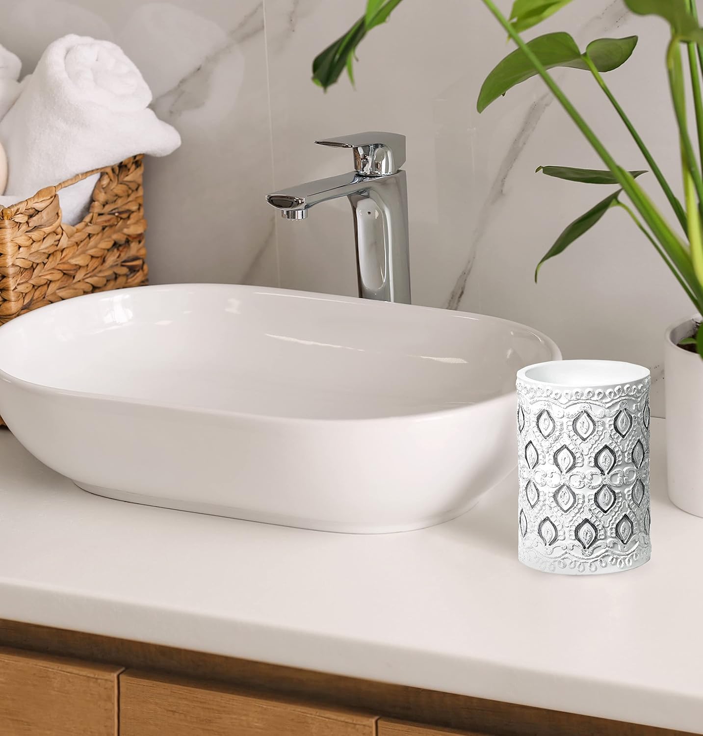 Modern Bath Tumbler for Home
