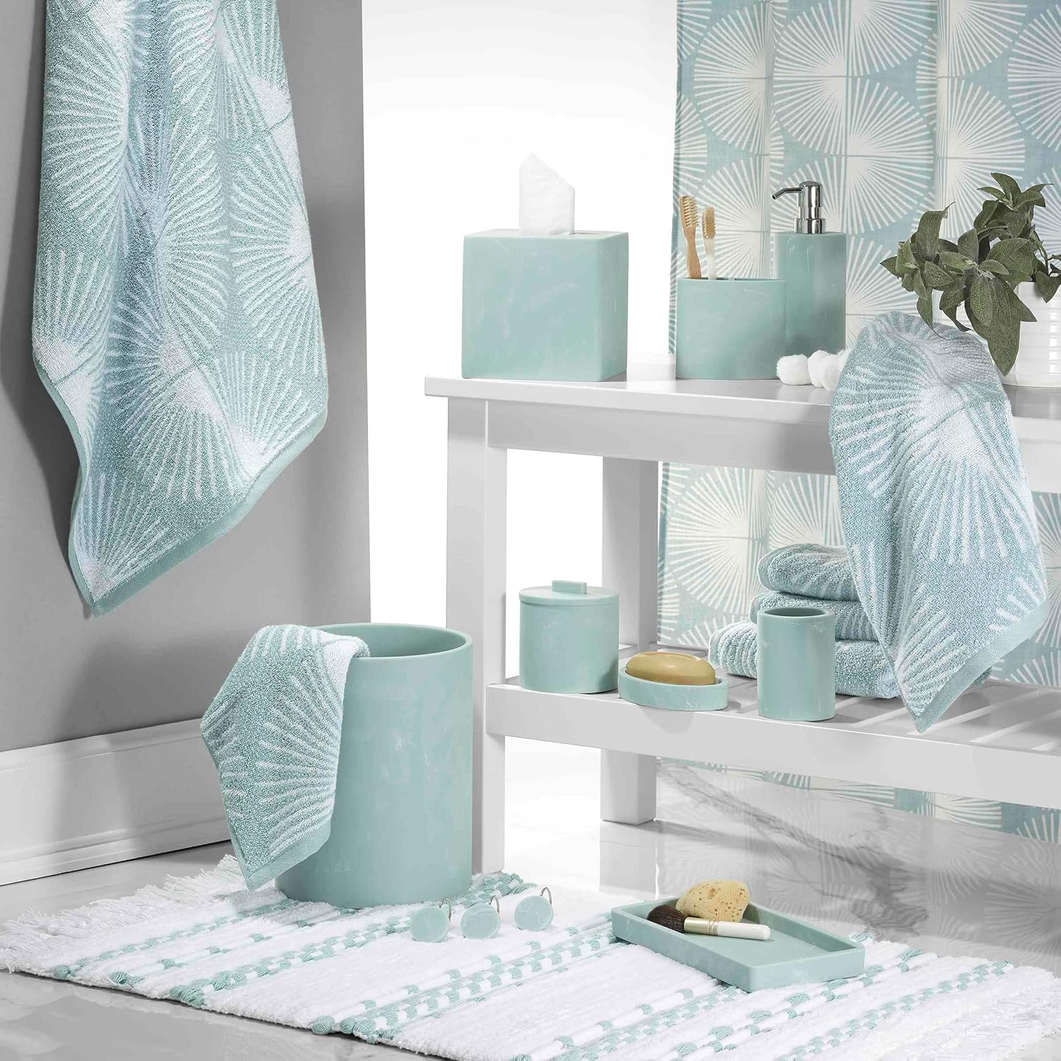 Stylish Marble-Style Tumbler Resin Countertop Accessories